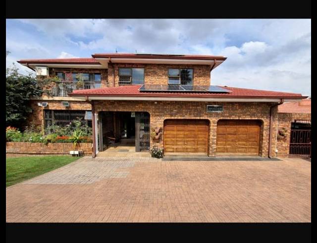 6 BEDROOM HOUSE FOR SALE IN WINCHESTER HILLS